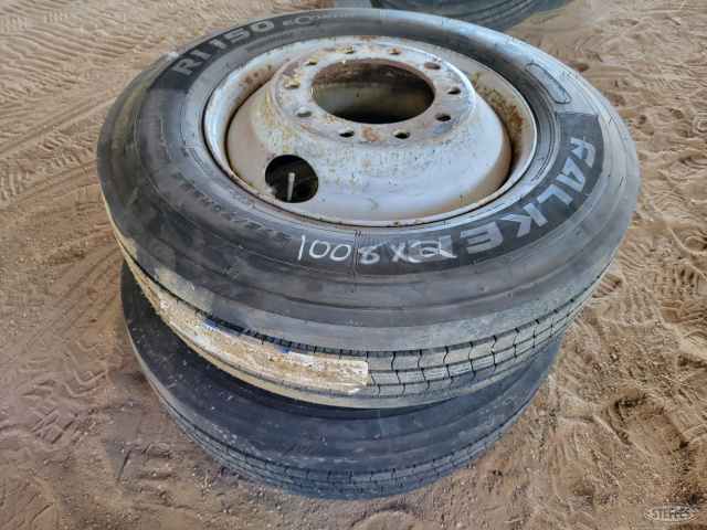 (2) 275/70R/22.5 on 10 bolt steel NEW
